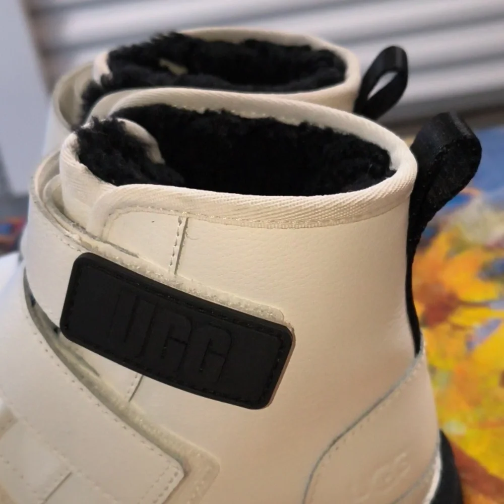 UGG Australia Neumel Platform Boot White Leather Size 3 Girl UK 2 EU 35